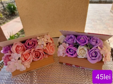 Aranjamente florale din trandafiri de săpun